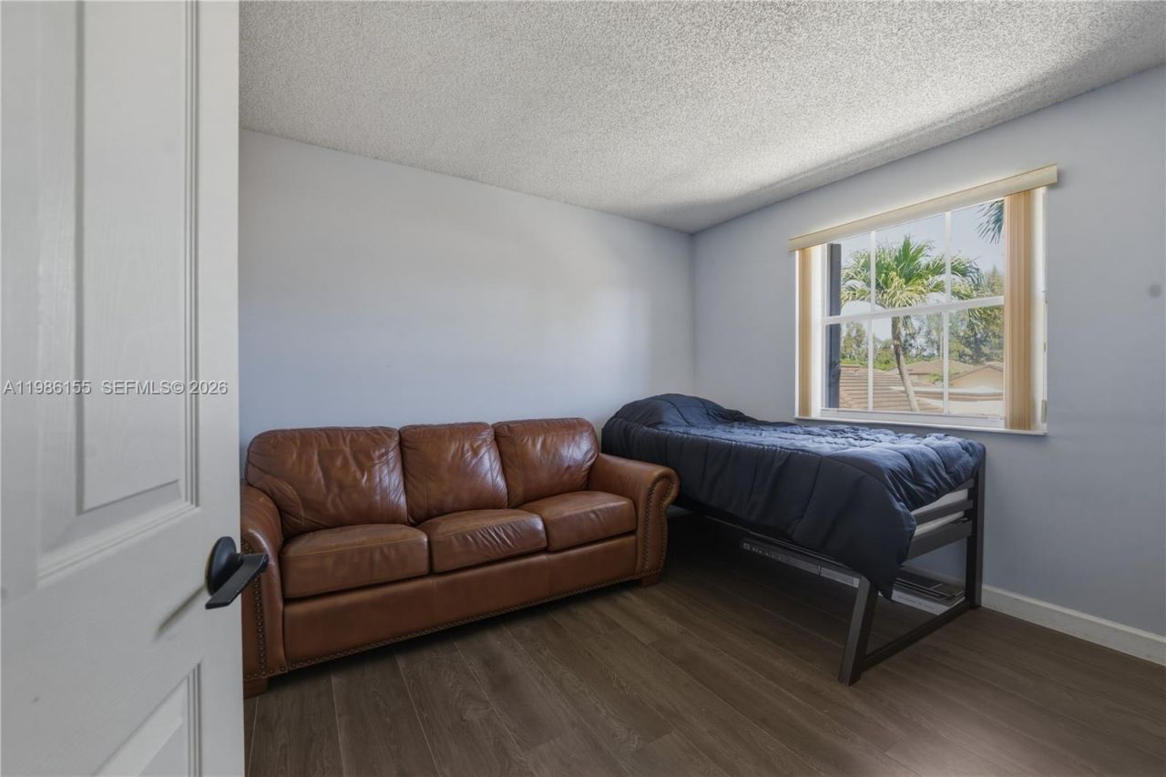 13237 NW 11th St, Miami, FL 33182 Photo