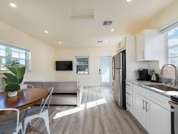 115 SE 2nd , Unit 1-2, Hallandale Beach, FL 33009