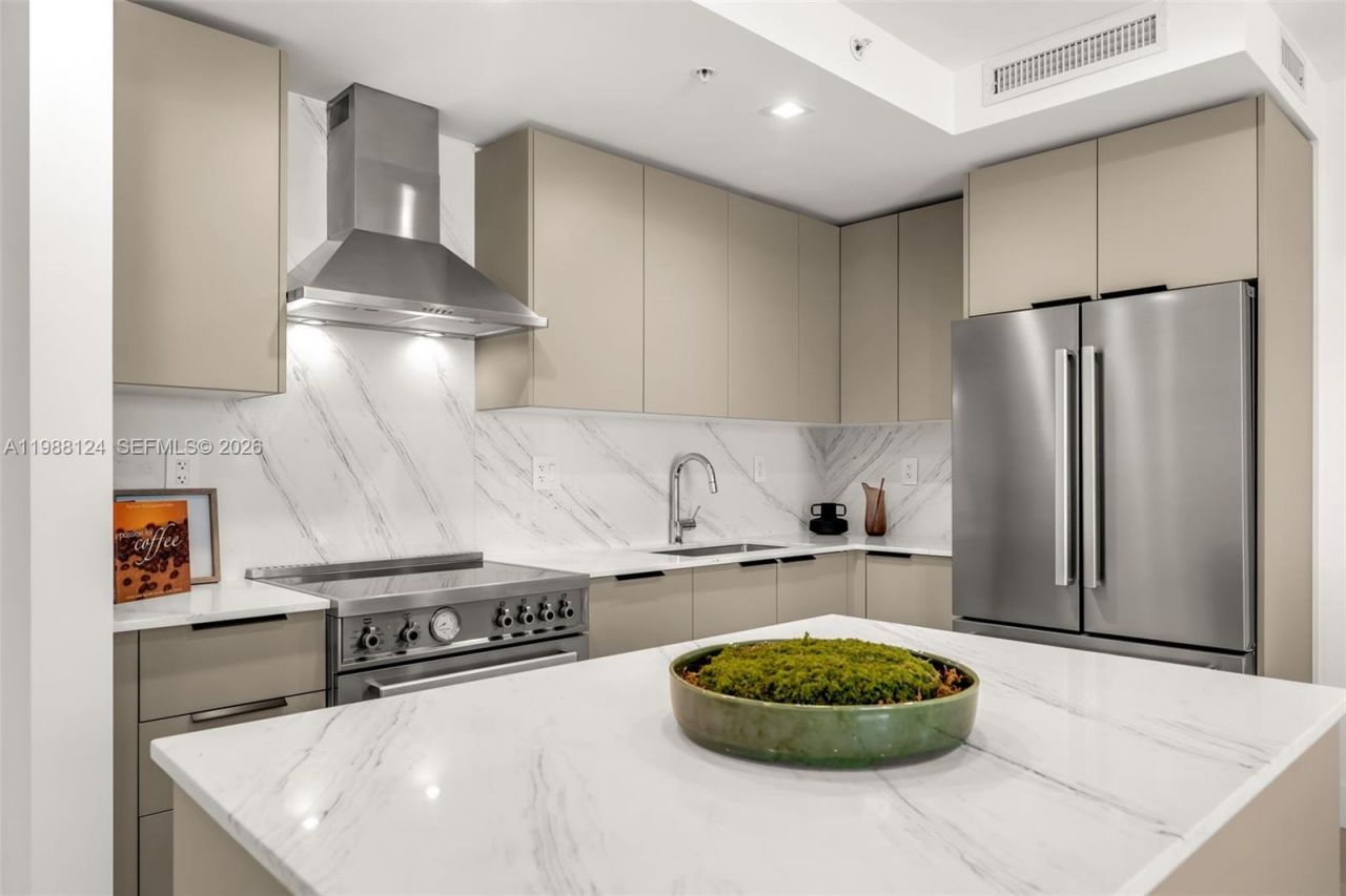 721 SW 11th Street , Unit E, Miami, FL 33129 Photo