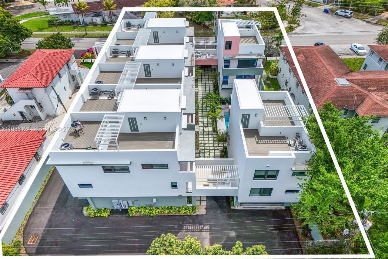 721 SW 11th Street , Unit E, Miami, FL 33129 Photo