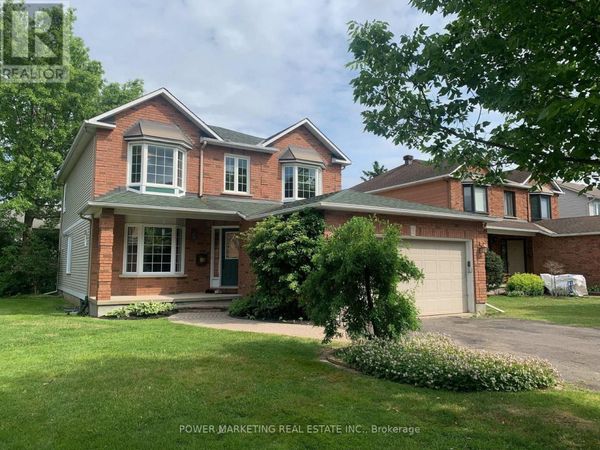 29 TAJ Court, Ottawa, ON K1G5K7