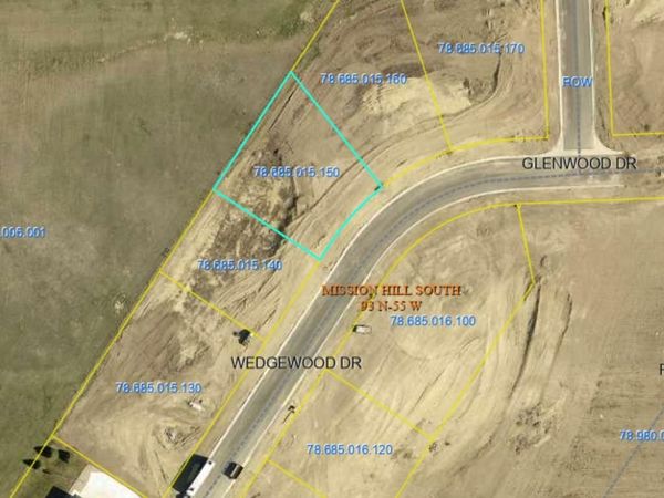 3005 Wedgewood Drive, Yankton, SD 57078