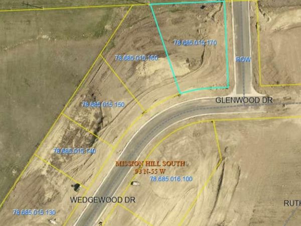 3009 Wedgewood Drive, Yankton, SD 57078