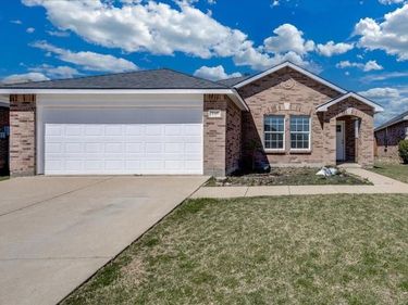245 Silver Lake Trail, Fort Worth, TX 76140