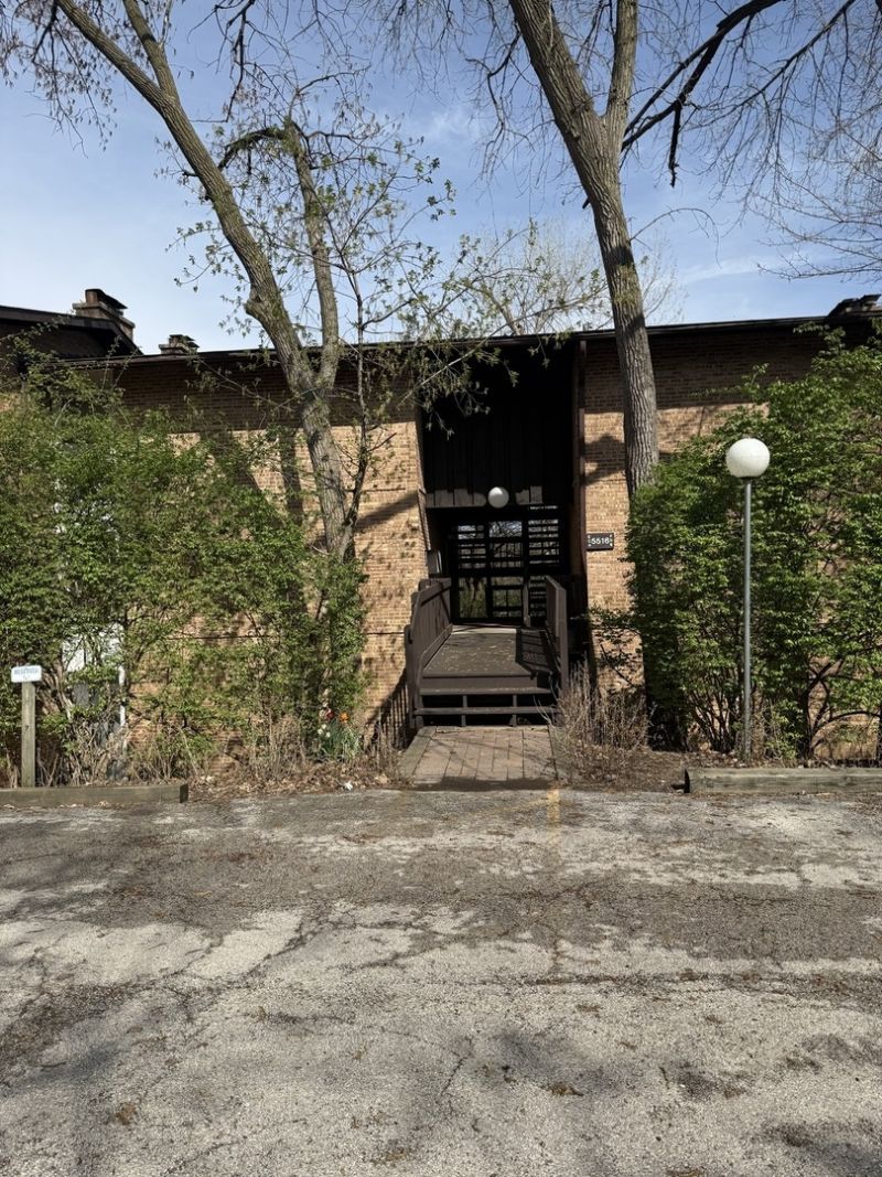 5516 E Lake Drive, Unit 92-D, Lisle, IL 60532 Main Photo