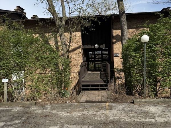 5516 E Lake Drive, Unit 92-D, Lisle, IL 60532