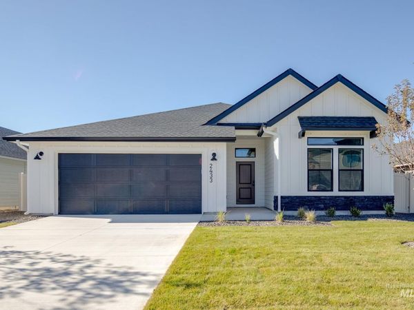 2433 N Silver Wolf Ave, Star, ID 83669