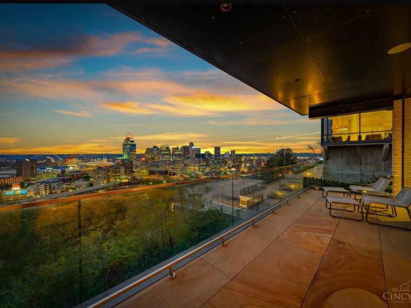 1059 Celestial Street, Cincinnati, OH 45202 Photo 2