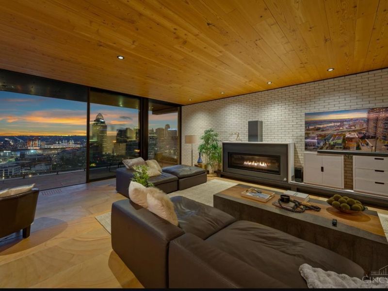 1059 Celestial Street, Cincinnati, OH 45202 Photo 4