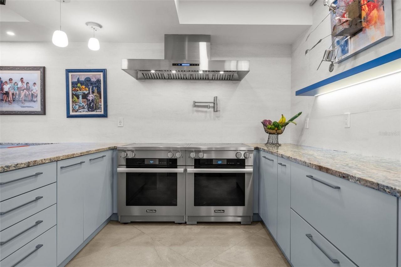 1255 N Gulfstream Avenue, Unit 1501, Sarasota, FL 34236 Photo