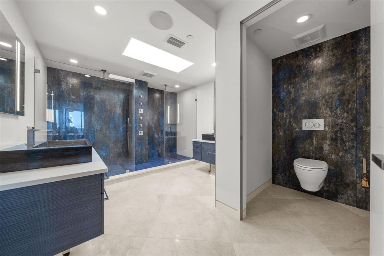 1255 N Gulfstream Avenue, Unit 1501, Sarasota, FL 34236 Photo