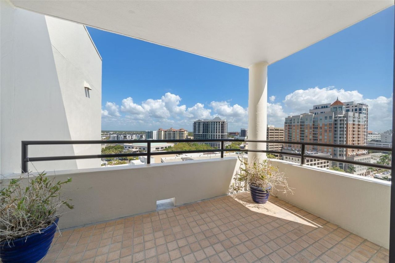1255 N Gulfstream Avenue, Unit 1501, Sarasota, FL 34236 Photo