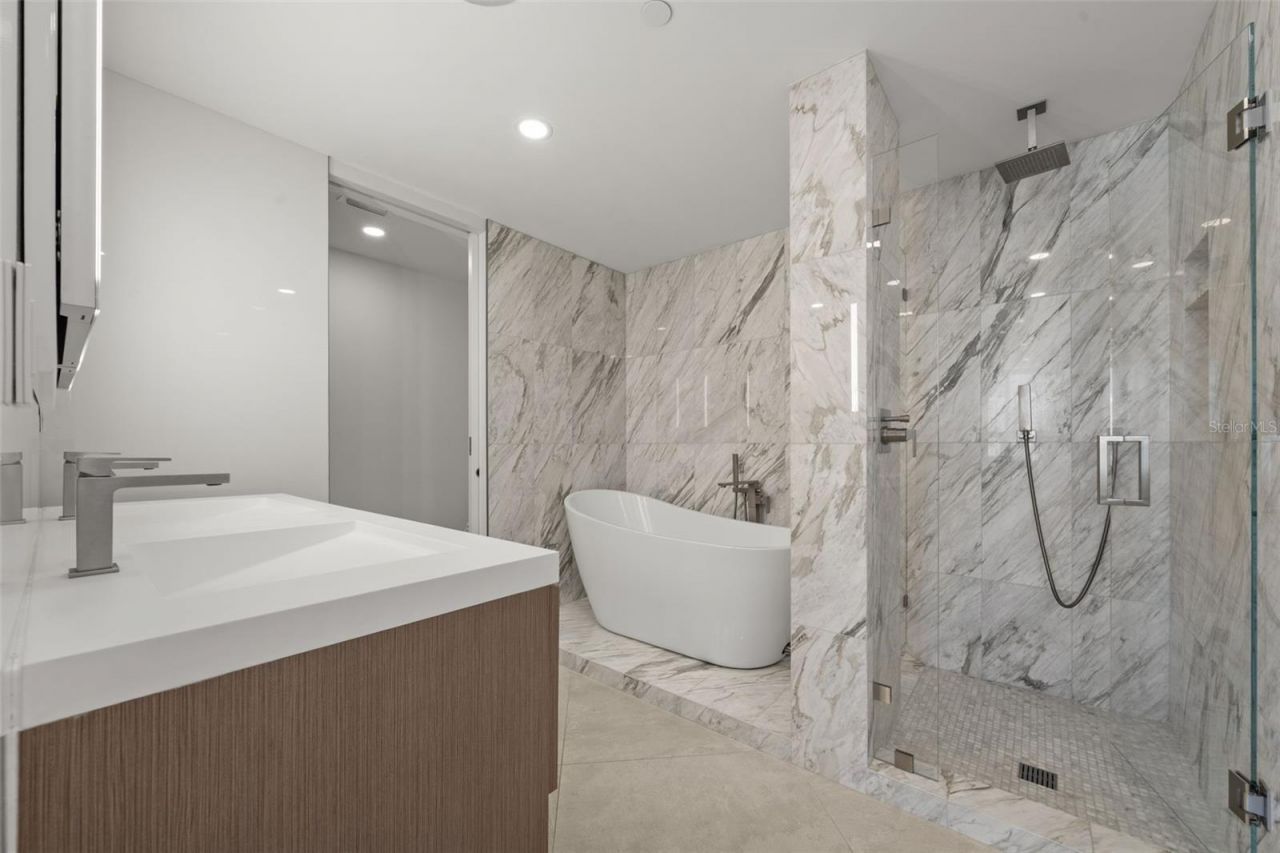 1255 N Gulfstream Avenue, Unit 1501, Sarasota, FL 34236 Photo