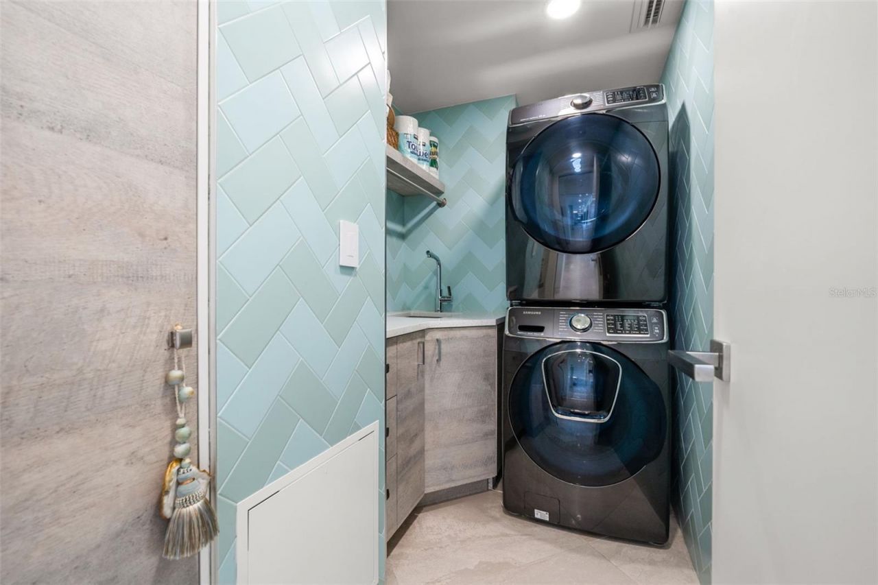 1255 N Gulfstream Avenue, Unit 1501, Sarasota, FL 34236 Photo