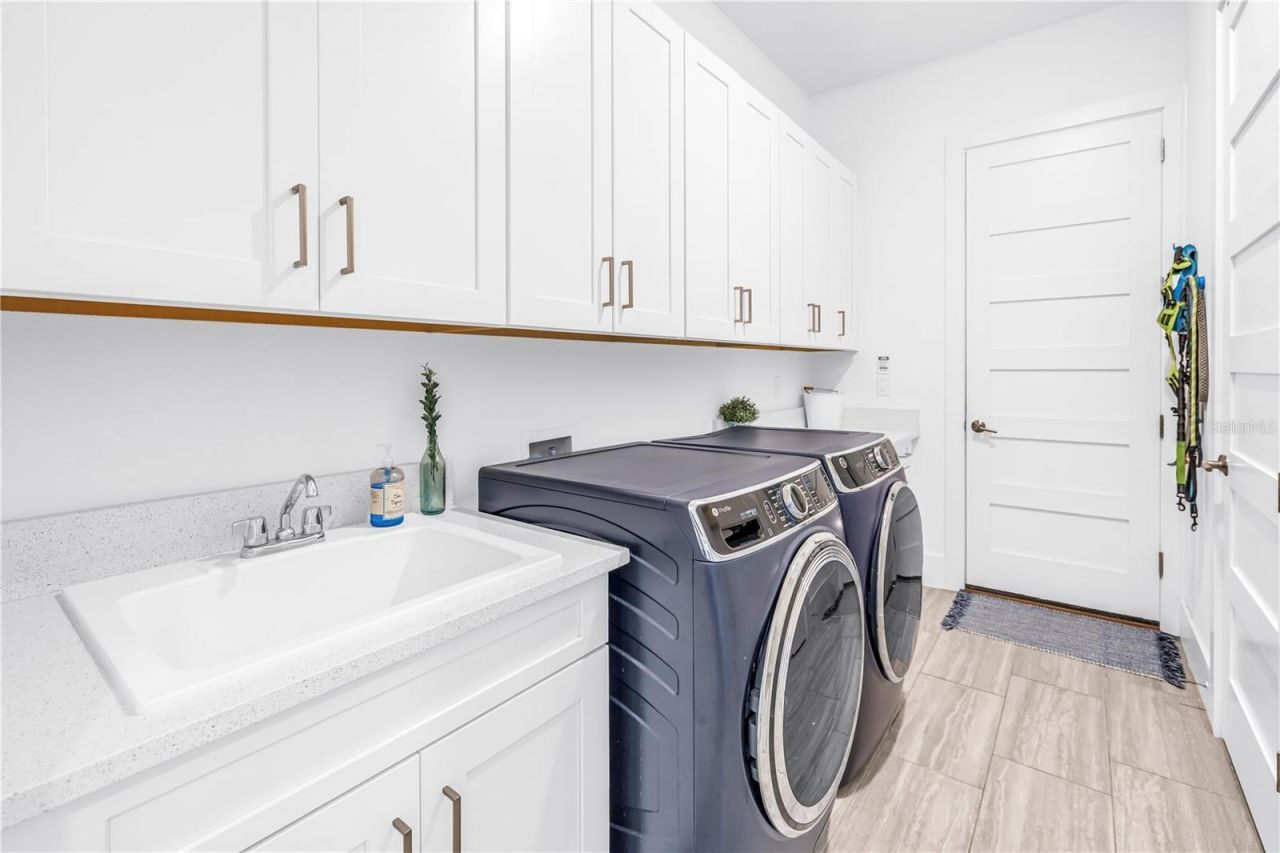 513 17th Avenue E, Palmetto, FL 34221 Photo