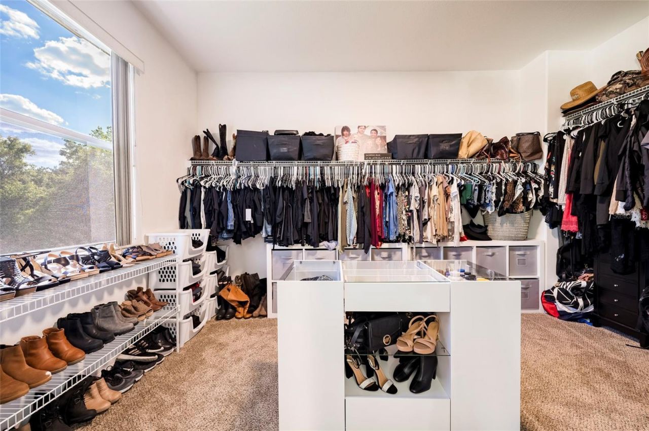 212 Excalibur Court, Brandon, FL 33511 Photo