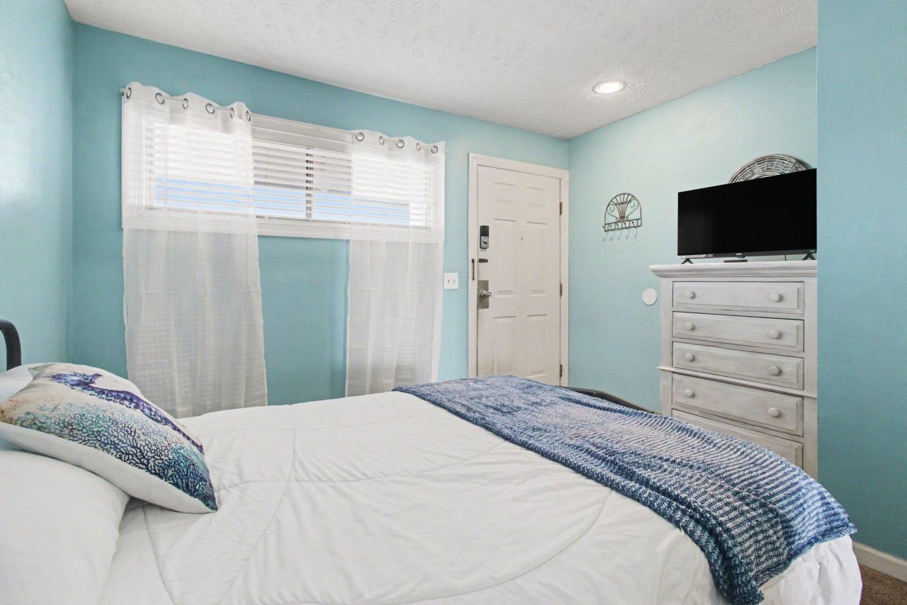 2000 S Ocean Blvd. Photo 13