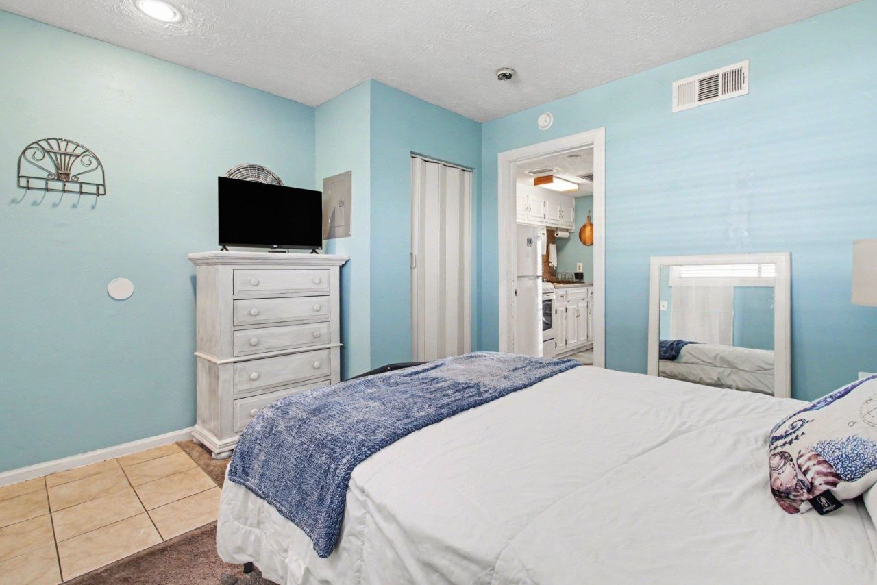 2000 S Ocean Blvd. Photo 14