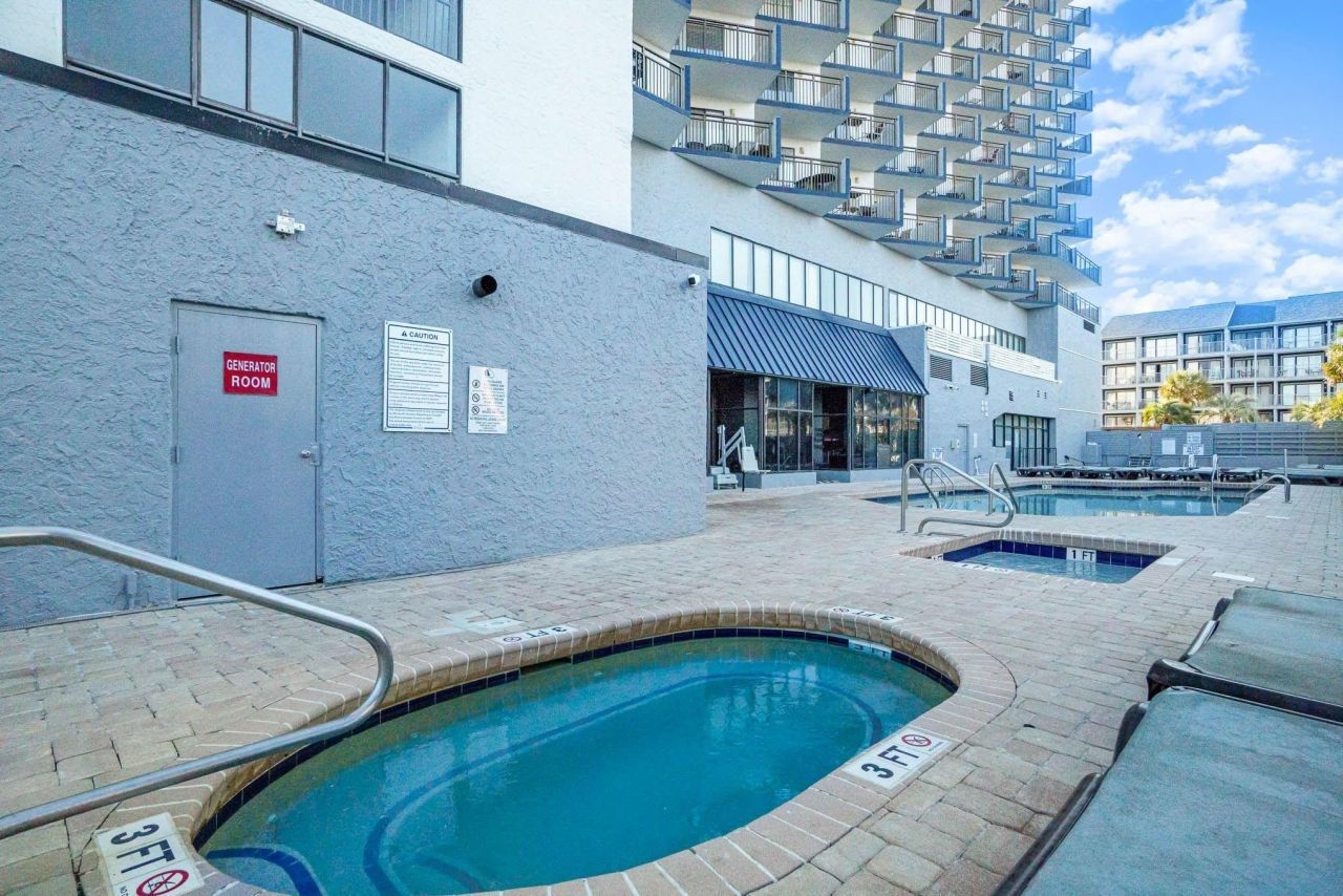 2000 S Ocean Blvd. Photo 23