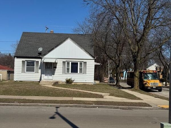 4102 W Capitol DRIVE, Milwaukee, WI 53216