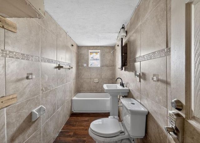 2765 NW 60th Street, Miami, FL 33142 Photo