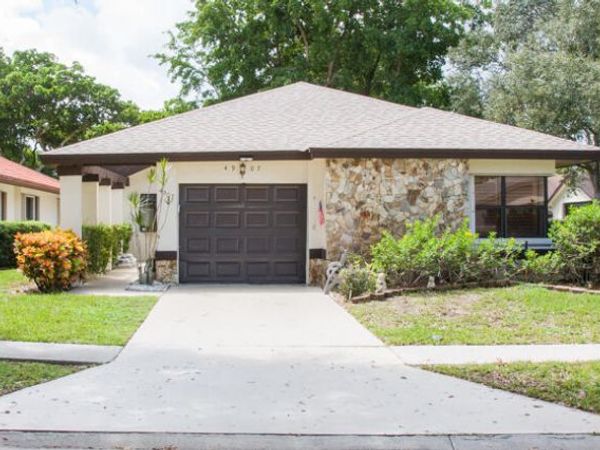4907 Boxwood Circle, Boynton Beach, FL 33436