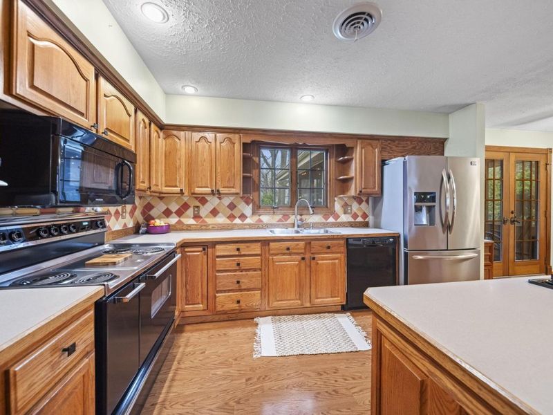 1194 Arbor Lane, Marion, OH 43302 Photo 14