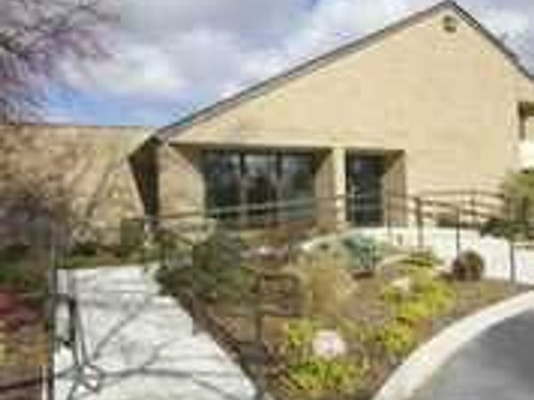 6066 Strathmoor Dr, Rockford, IL 61107