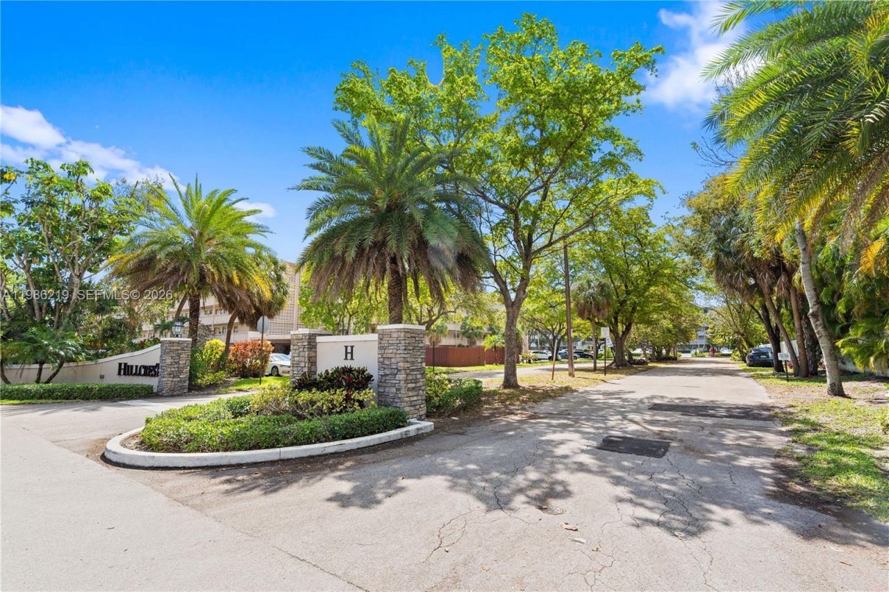 4800 Hillcrest Ln , Unit 408, Hollywood, FL 33021 Photo