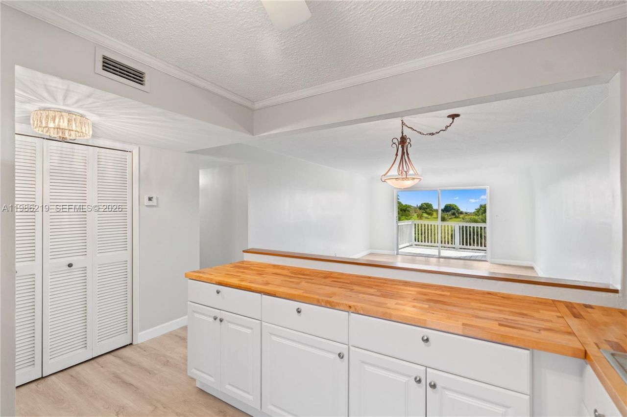 4800 Hillcrest Ln, Unit 408, Hollywood, FL 33021 Photo