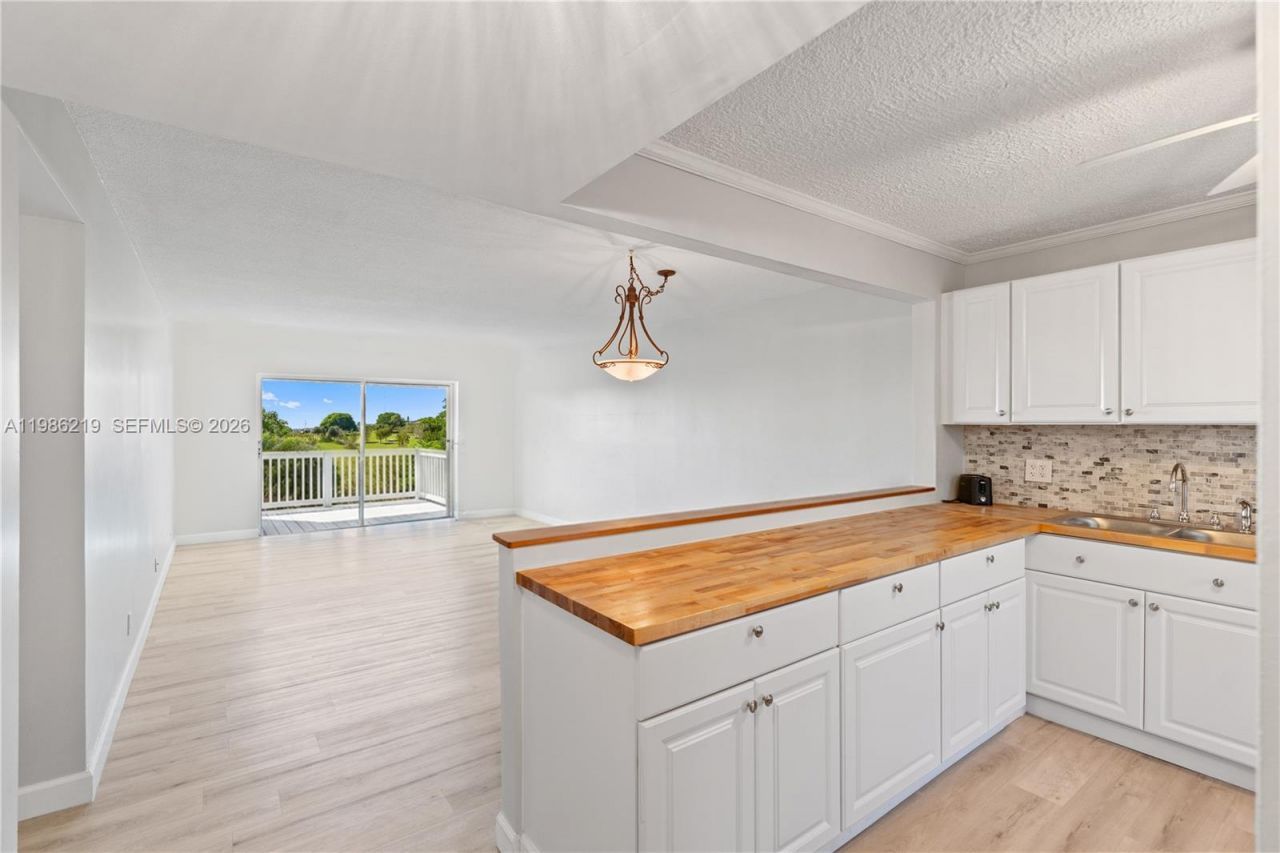 4800 Hillcrest Ln, Unit 408, Hollywood, FL 33021 Photo