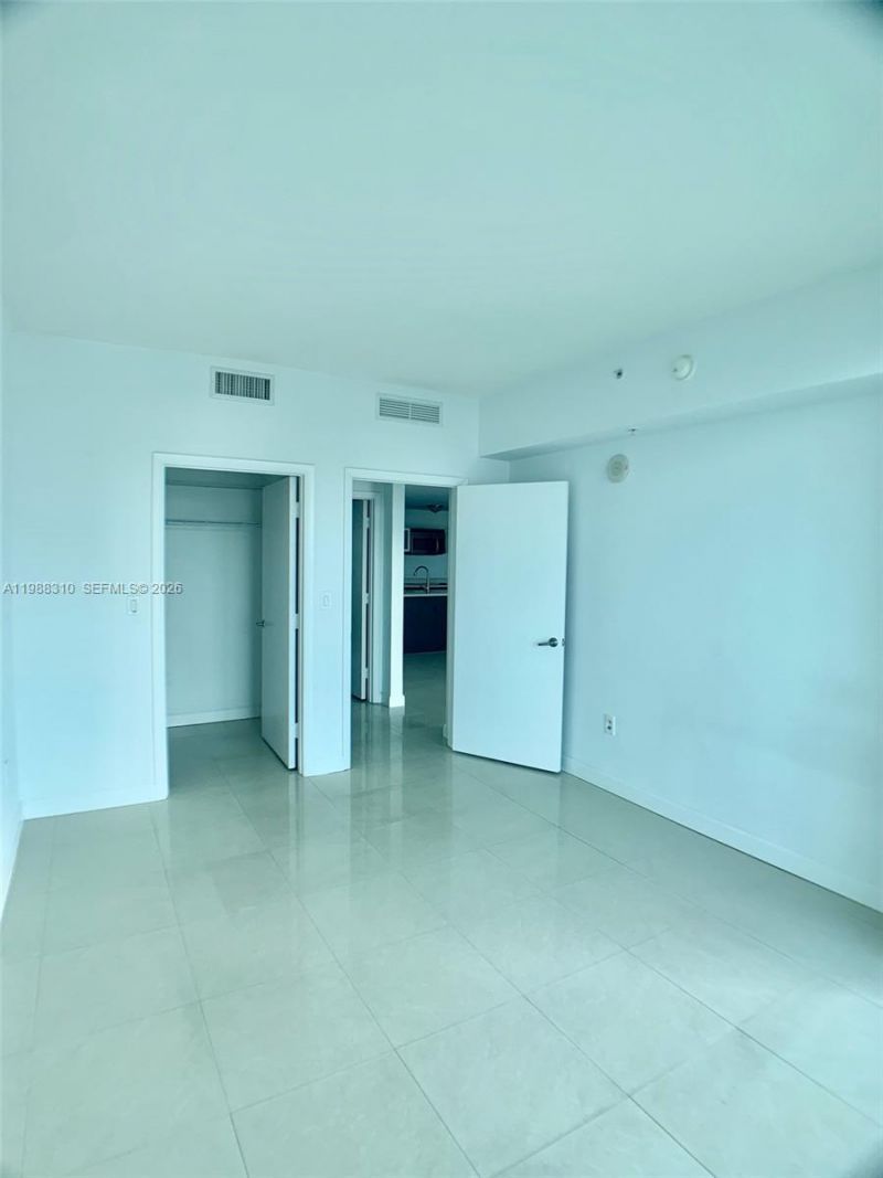 1900 N Bayshore Dr, Unit 2606, Miami, FL 33132 Photo