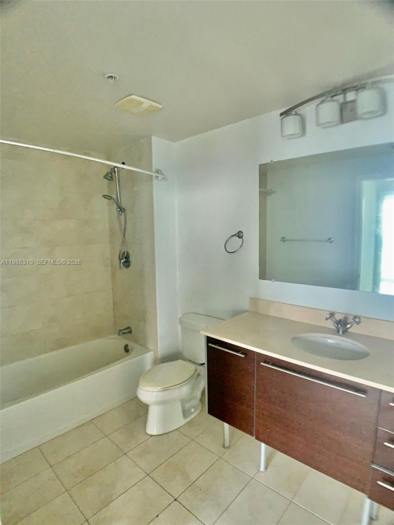 1900 N Bayshore Dr, Unit 2606, Miami, FL 33132 Photo
