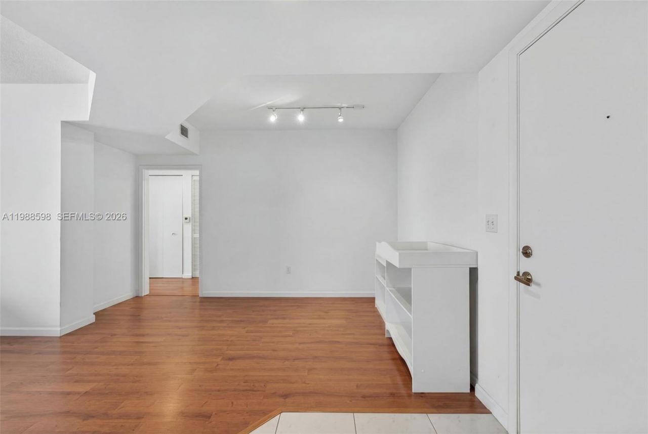 18800 NE 29th Ave, Unit 904, Aventura, FL 33180 Photo