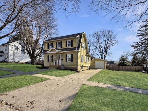 319 N Foley Avenue , Freeport, IL 61032