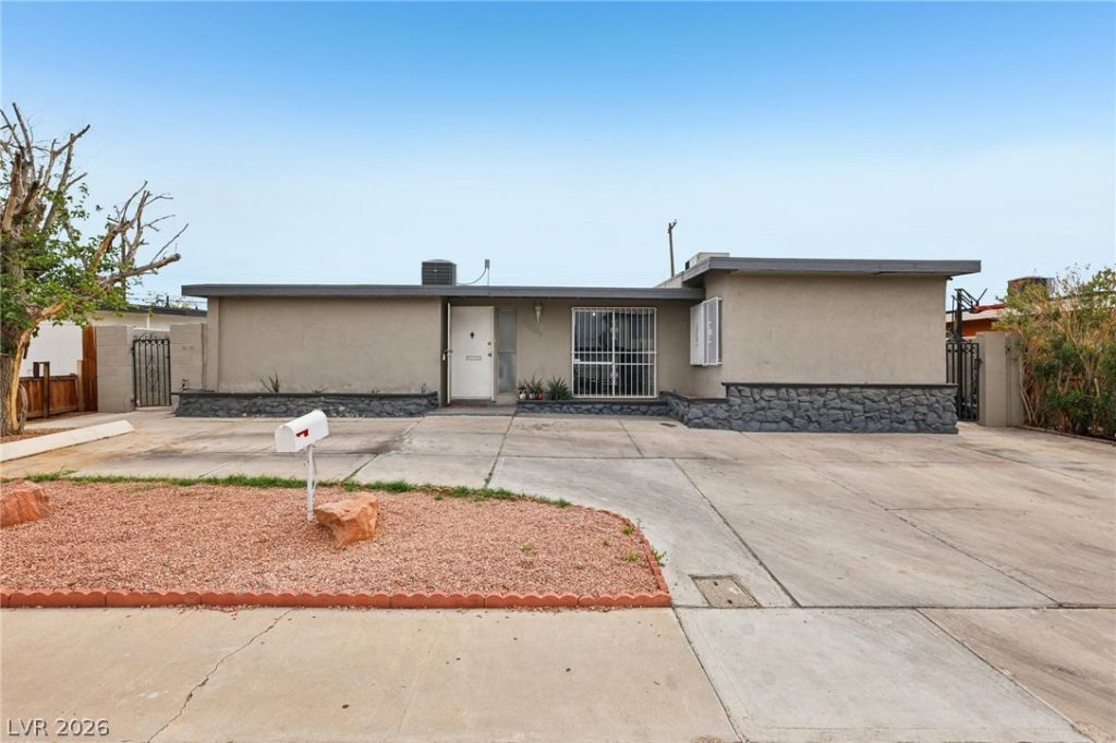 5061 Hallet Drive, Las Vegas, NV 89122 Main Photo