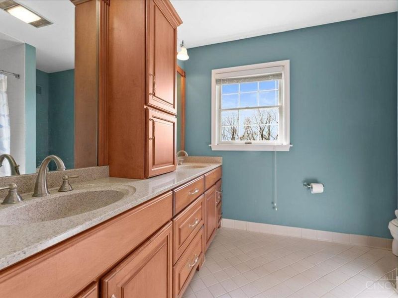 5182 Michael Anthony Lane, Cincinnati, OH 45247 Photo 34