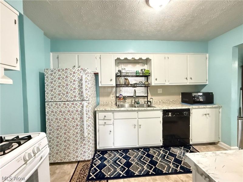 1068 Easton Drive , Akron, OH 44310 Photo 9