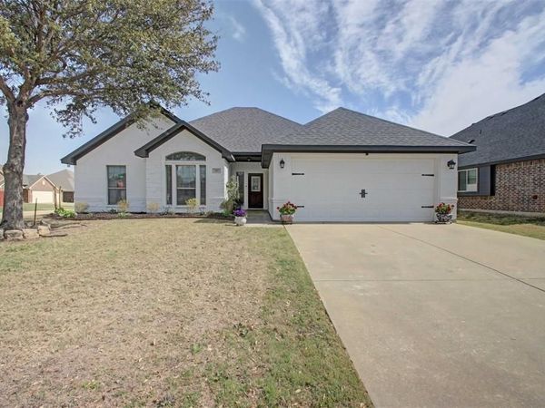 332 Delaware Street, Burleson, TX 76028