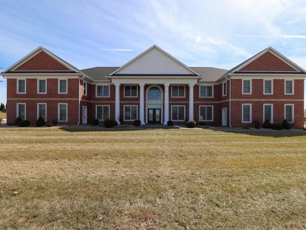 7797 Belo Drive, Unit 3, Peosta, IA 52068