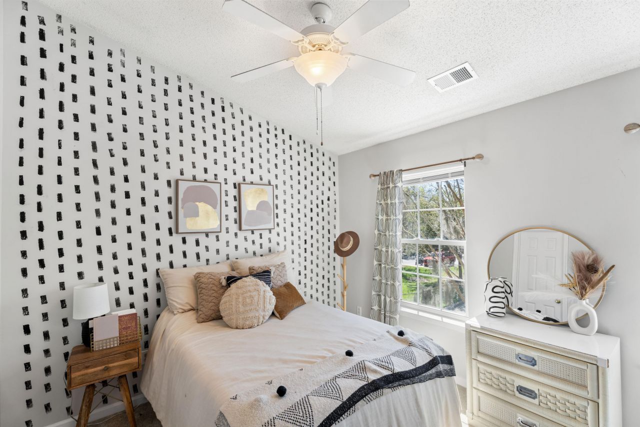 8156 Shadow Oak Drive Photo 13