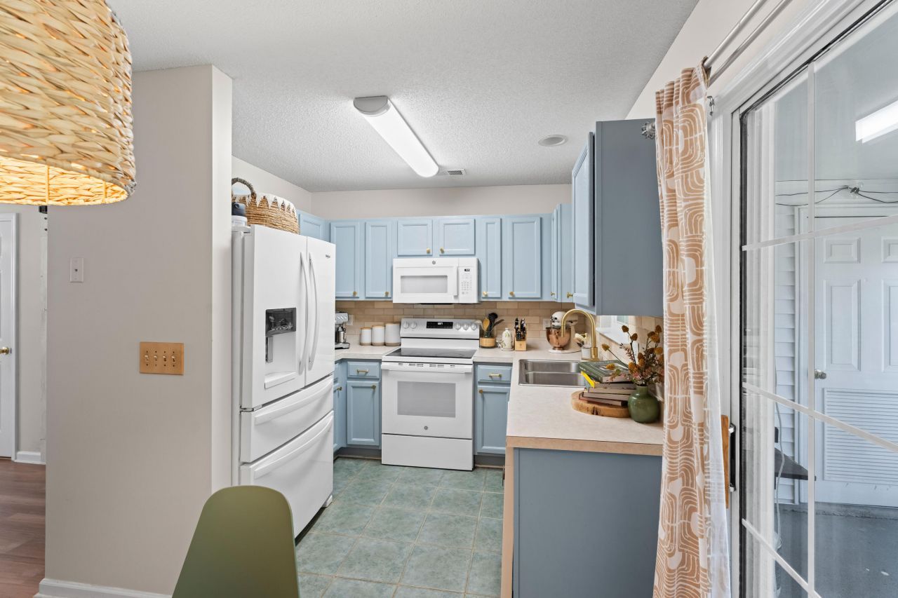 8156 Shadow Oak Drive Photo 7