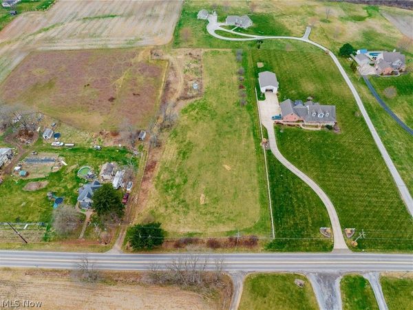 Pigeon Run Avenue SW, Navarre, OH 44662