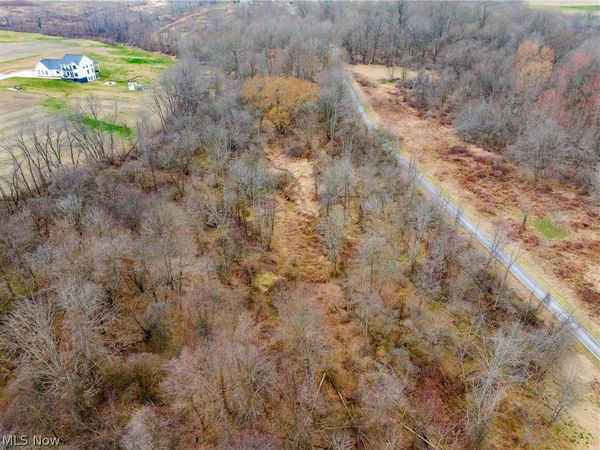 Pigeon Run Avenue SW, Navarre, OH 44662