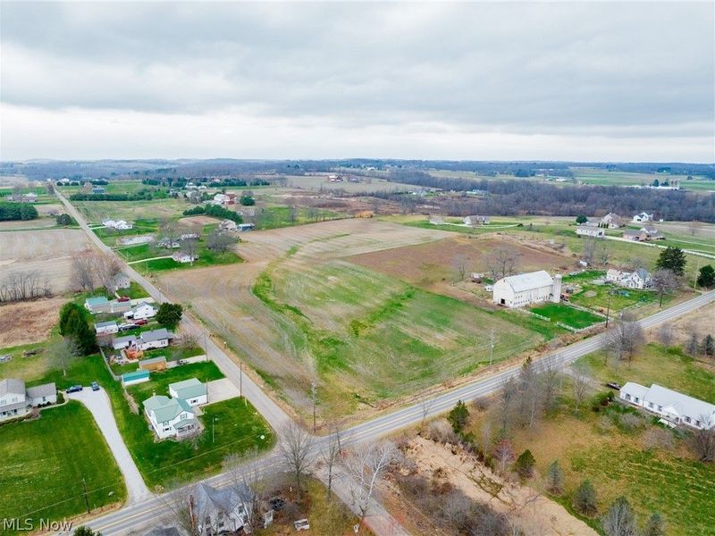 Pigeon Run Avenue SW, Navarre, OH 44662 Photo 7