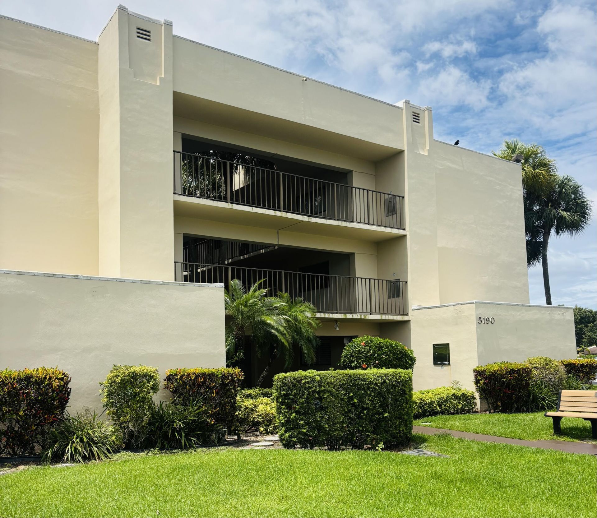 5190 Las Verdes Circle, Unit 315, Delray Beach, FL 33484 Photo
