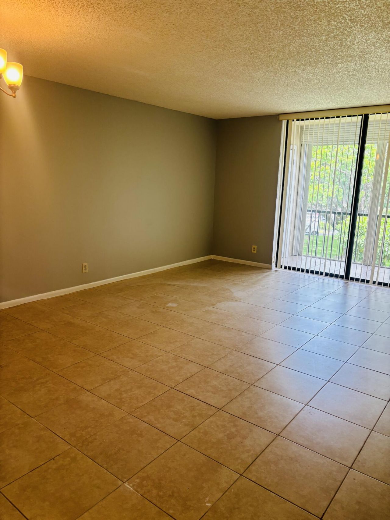 5190 Las Verdes Circle, Unit 315, Delray Beach, FL 33484 Photo