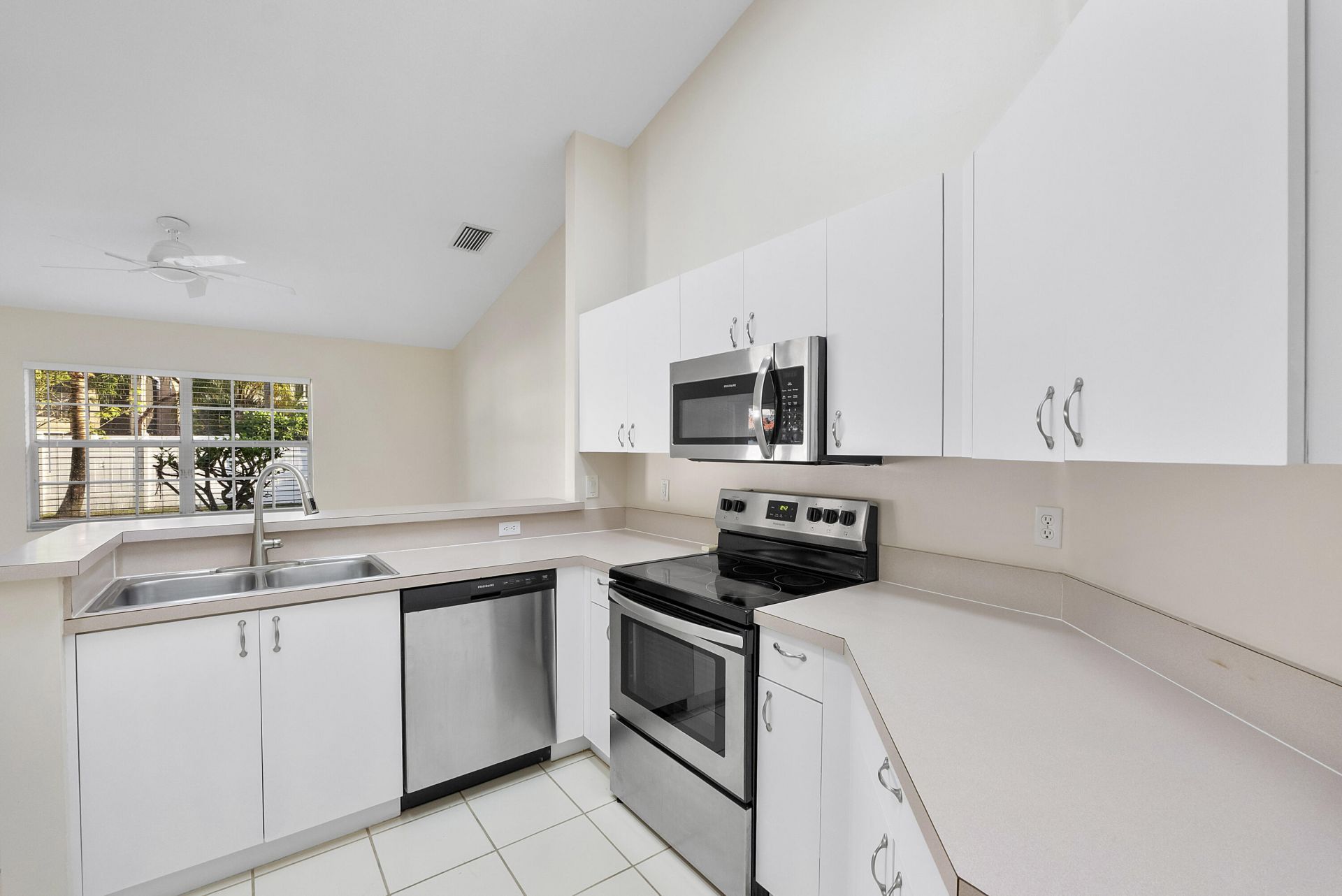 8375 NW 46th Drive, Coral Springs, FL 33067 Photo