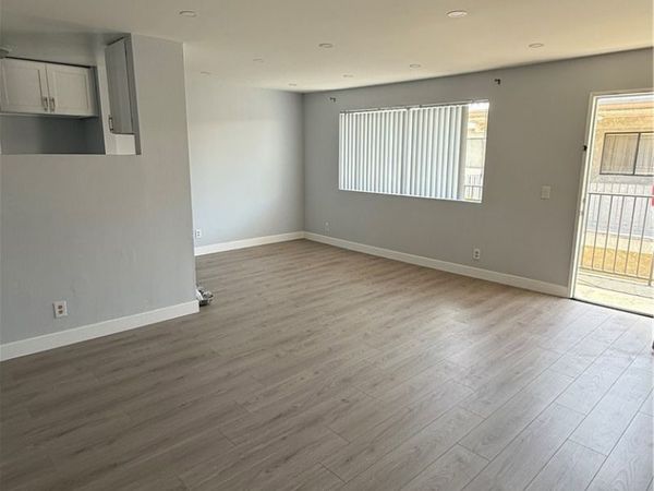 822 Lomita Avenue, Unit 7, Glendale, CA 91205