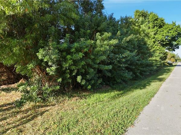 5477 Avenue D , BOKEELIA, FL 33922